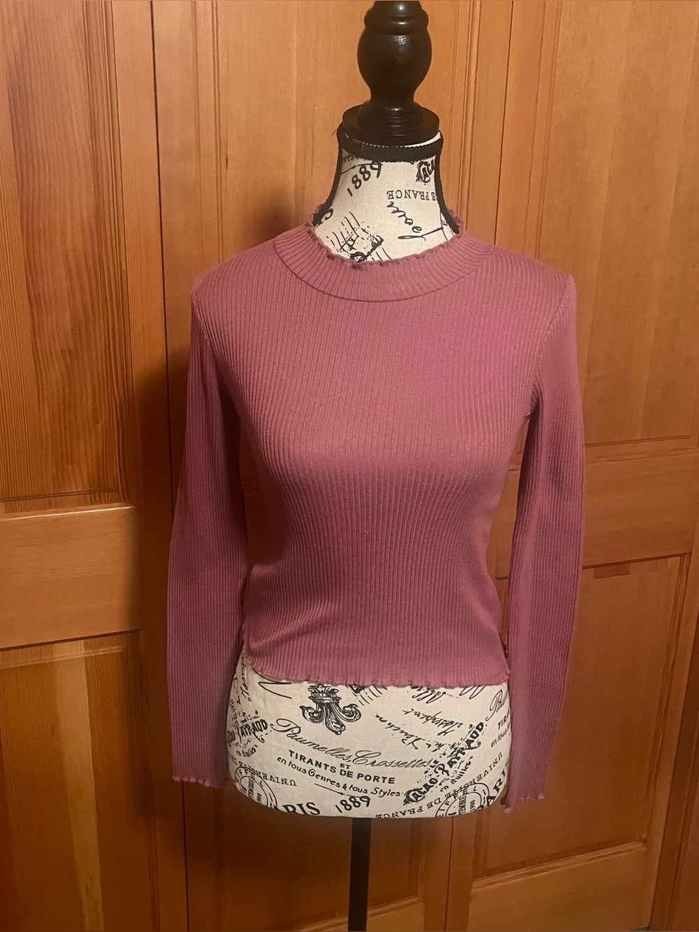 American Eagle Outfitters Long Sleeved Knit Top| Women’s XS| Color: Mauve